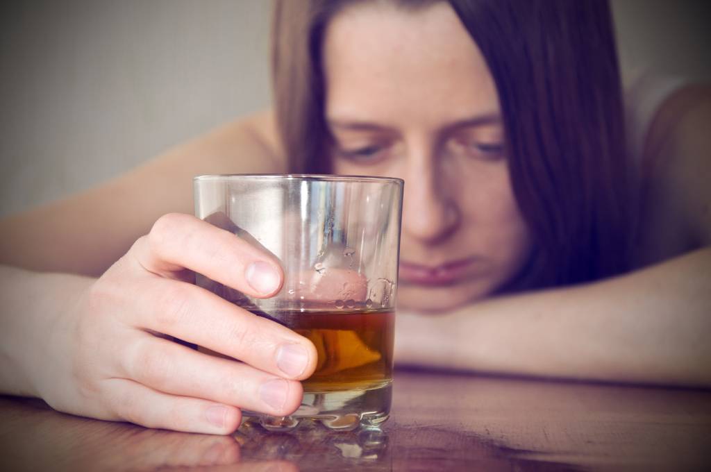 How to identify the early signs of alcohol dependency